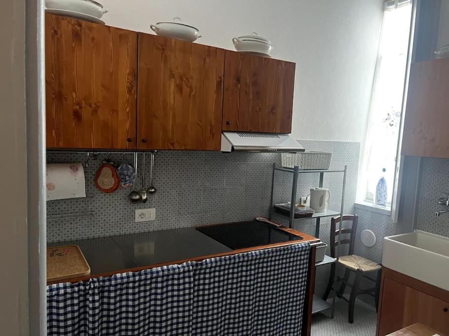 Stazione Canzo Bagian luar foto